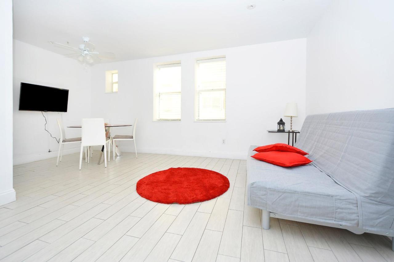 Ocean Drive Apartment Suites In マイアミビーチ エクステリア 写真