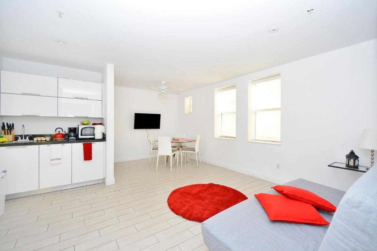 Ocean Drive Apartment Suites In マイアミビーチ エクステリア 写真