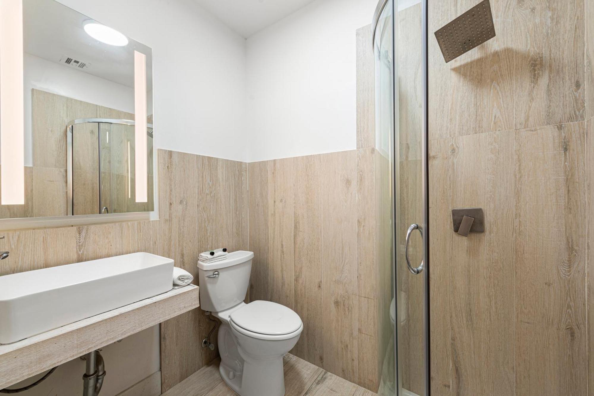 Ocean Drive Apartment Suites In マイアミビーチ エクステリア 写真