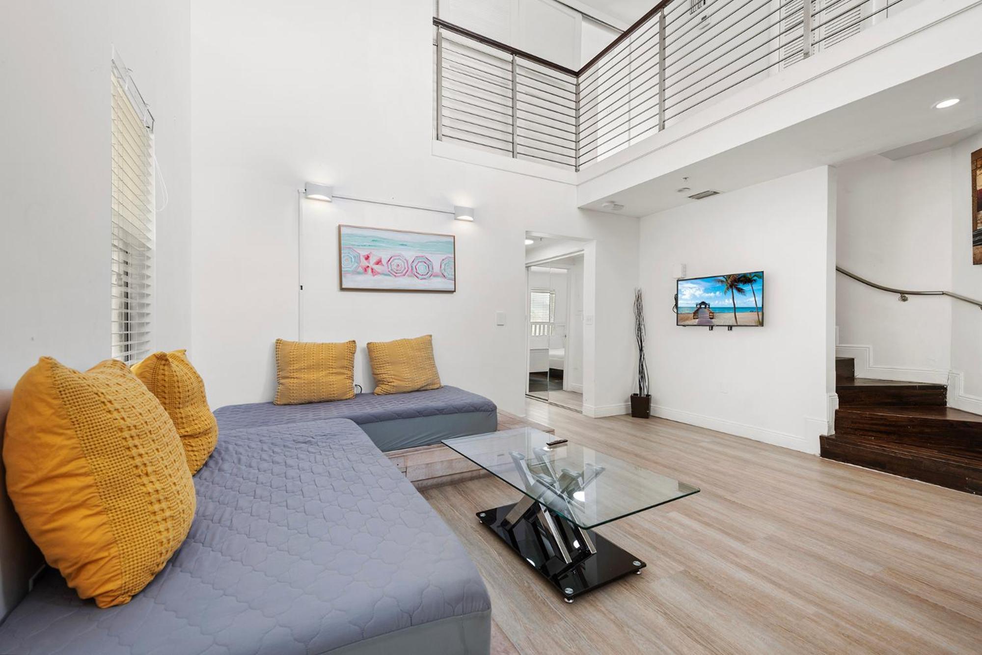 Ocean Drive Apartment Suites In マイアミビーチ エクステリア 写真