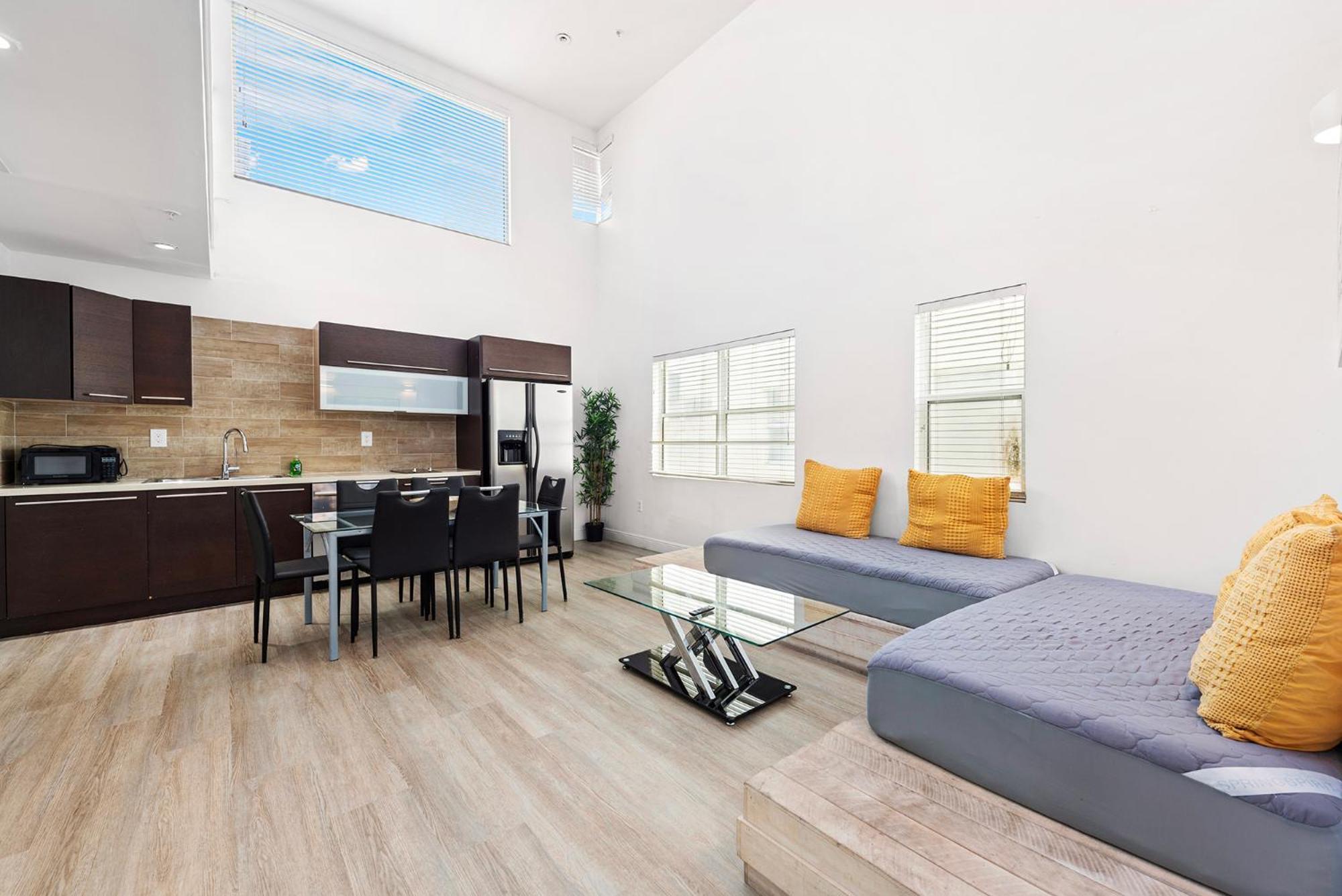 Ocean Drive Apartment Suites In マイアミビーチ エクステリア 写真